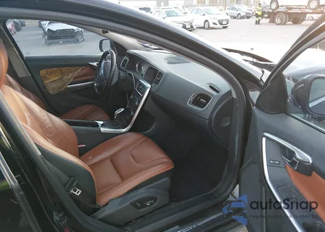 2013 Volvo S60 T5/T5 Platinum/T5 Premier/T5 Premier Plus из США, поврежденный, VIN YV1612FS1D2182503